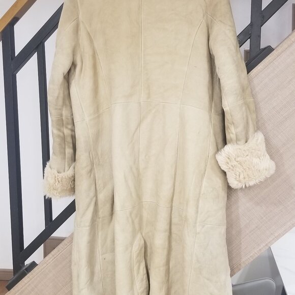 Danier Shearling Suede Coat - Picture 4 of 14